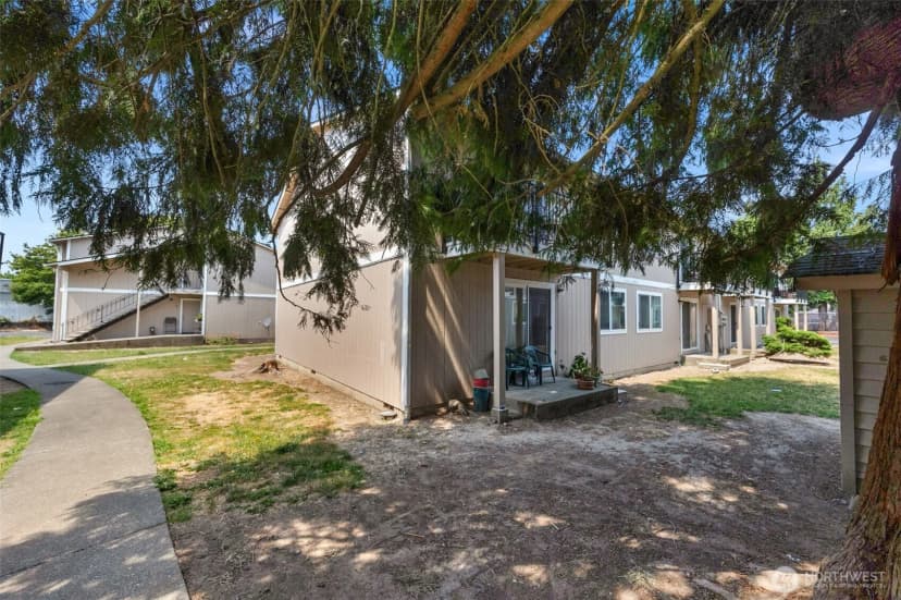 Property photo for 1609 Maple Lane #c1-c8, Kent photo 8
