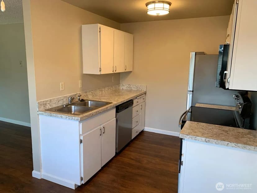 Property photo for 1609 Maple Lane #c1-c8, Kent photo 10
