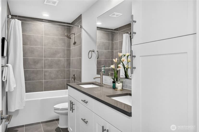 Property photo for 17051 8th Avenue Ne, Shoreline photo 16