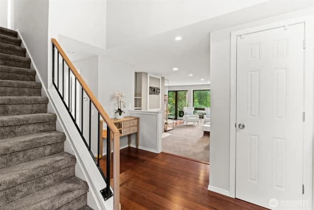 Property photo for 7811 Zircon Drive Sw, Lakewood photo 5
