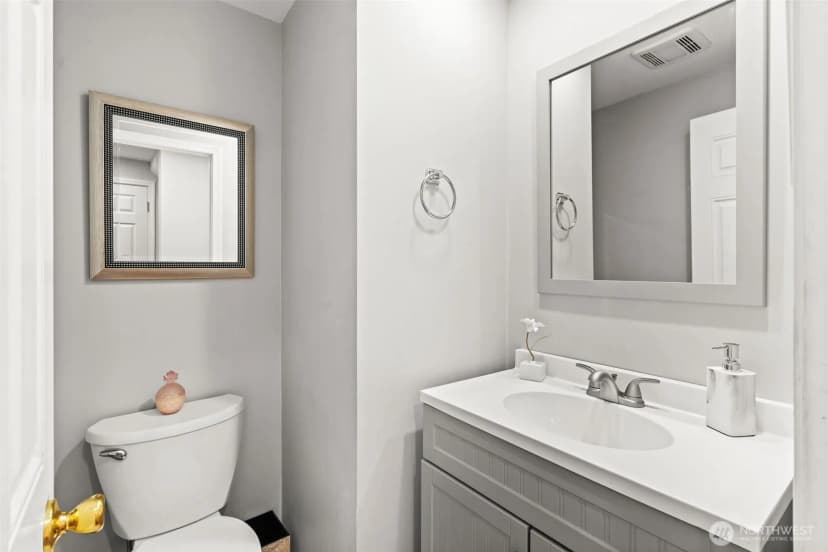 Property photo for 7811 Zircon Drive Sw, Lakewood photo 14