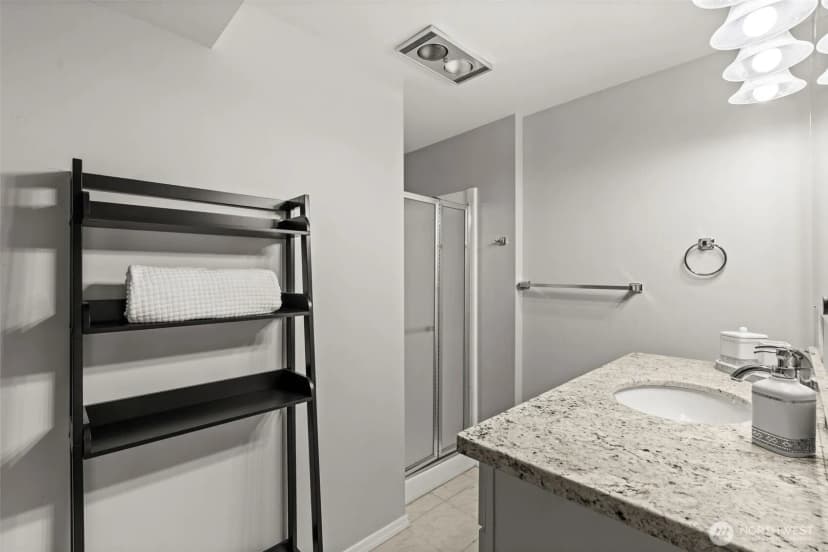 Property photo for 7811 Zircon Drive Sw, Lakewood photo 24