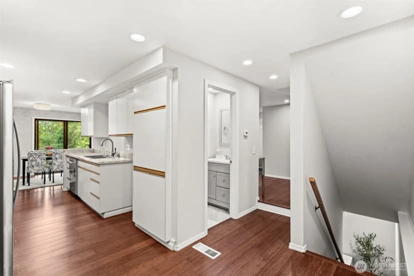 Property photo for 7811 Zircon Drive Sw, Lakewood photo 12