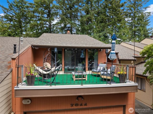 Property photo for 7811 Zircon Drive Sw, Lakewood photo 2