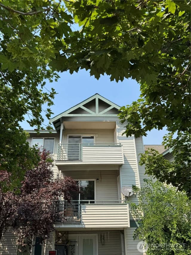 Property photo for 667 4th Street Ne #l301, East Wenatchee