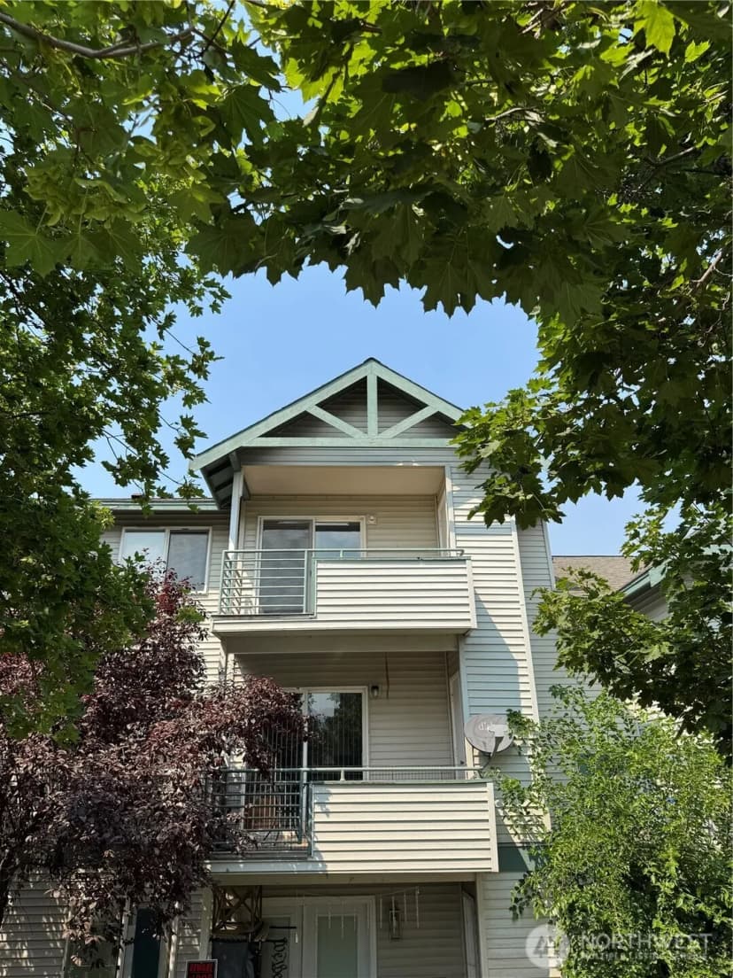 Property photo for 667 4th Street Ne #l301, East Wenatchee