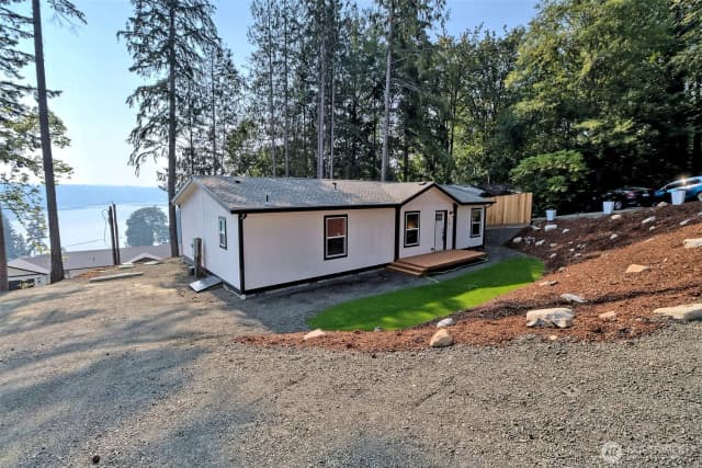 Property photo for 210 E Bridger Lane, Shelton photo 4