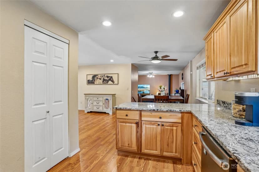 Property photo for 11404 208th Avenue E, Bonney Lake photo 9