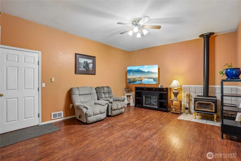 Property photo for 11404 208th Avenue E, Bonney Lake photo 13