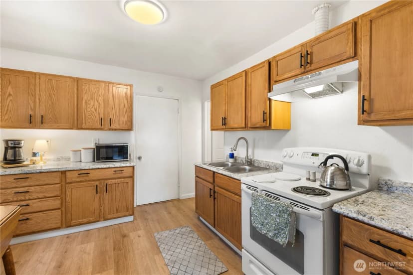 Property photo for 803 N Pacific Avenue, Kelso photo 12