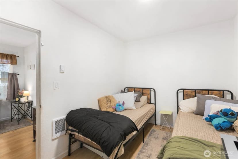 Property photo for 803 N Pacific Avenue, Kelso photo 17