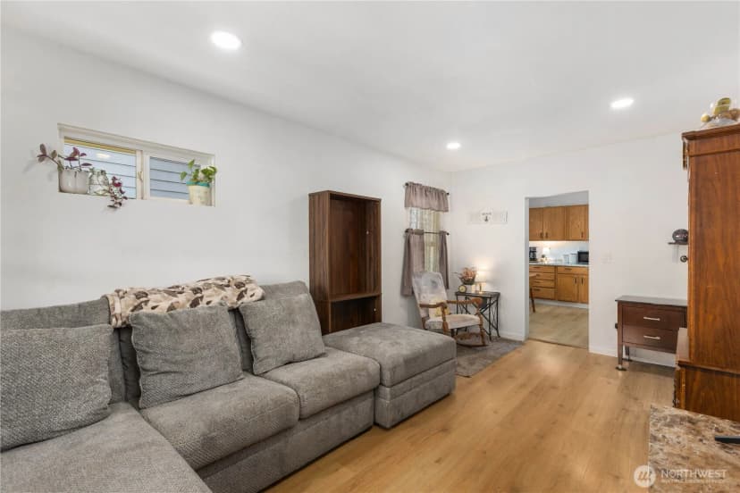 Property photo for 803 N Pacific Avenue, Kelso photo 10