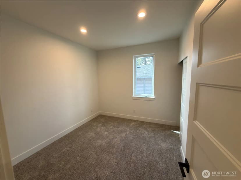 Property photo for 10528 13th Avenue W #b, Everett photo 15