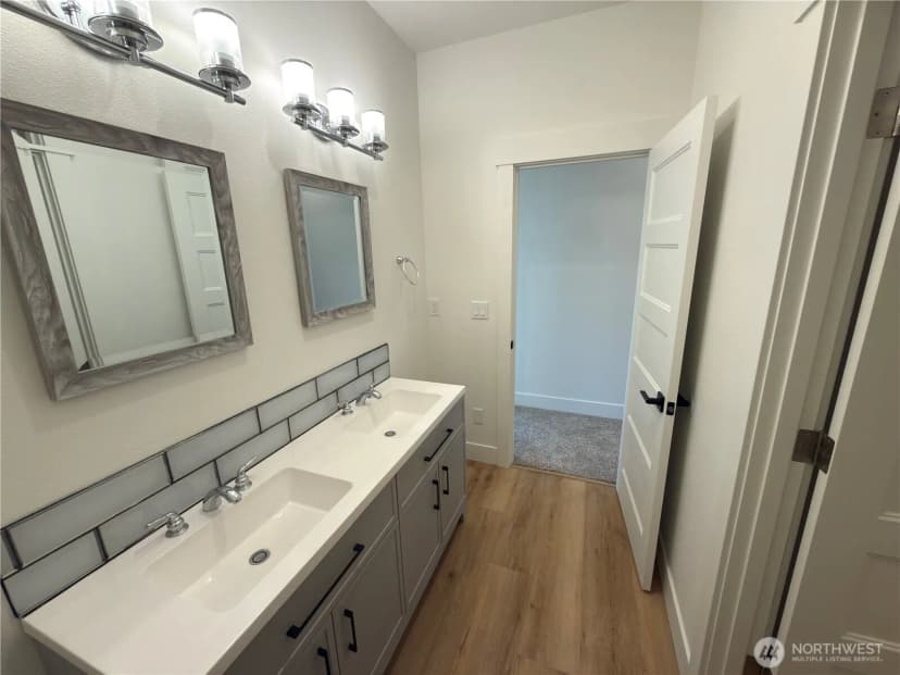 Property photo for 10528 13th Avenue W #b, Everett photo 10