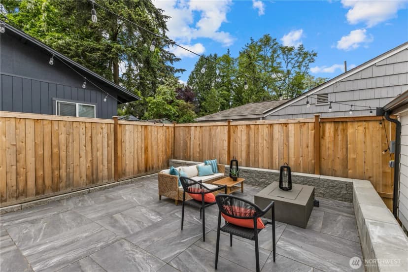 Property photo for 11709 Roosevelt Way Ne, Seattle photo 37