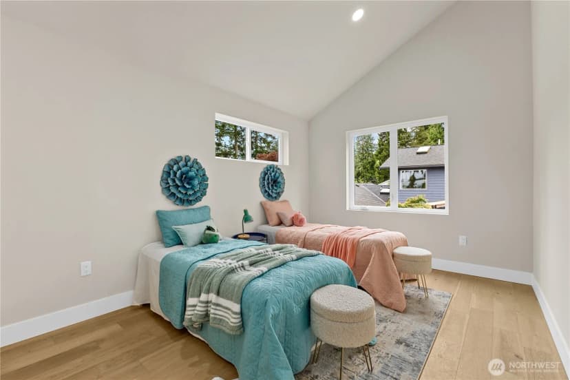 Property photo for 11709 Roosevelt Way Ne, Seattle photo 20