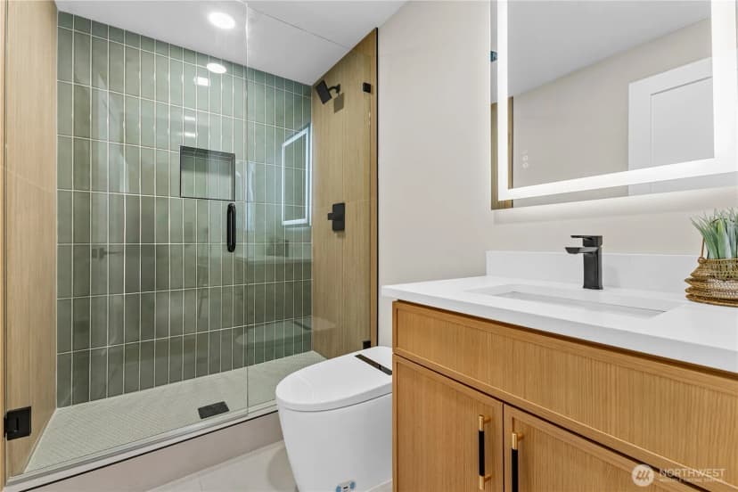 Property photo for 11709 Roosevelt Way Ne, Seattle photo 33