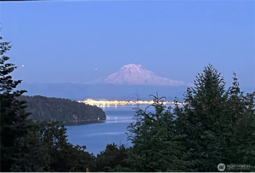 Property photo for 11002 Moller Drive Nw, Gig Harbor photo 2
