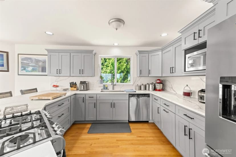 Property photo for 11002 Moller Drive Nw, Gig Harbor photo 13