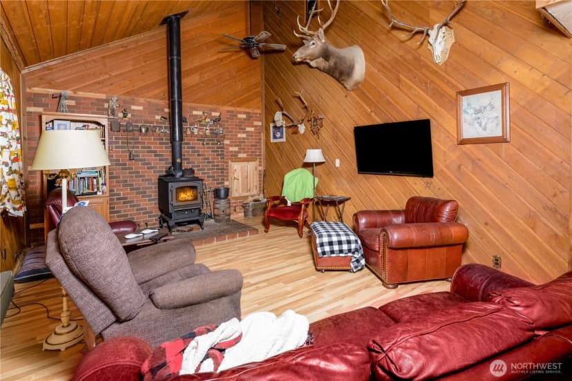 Property photo for 332 Whiskey Creek Beach Rd, Port Angeles photo 7