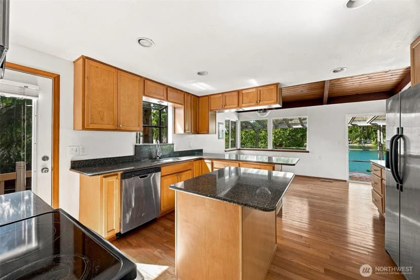 Property photo for 21204 Se 265th Street, Maple Valley photo 10