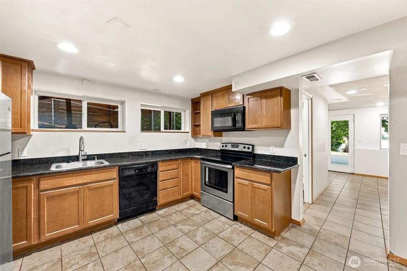 Property photo for 21204 Se 265th Street, Maple Valley photo 21