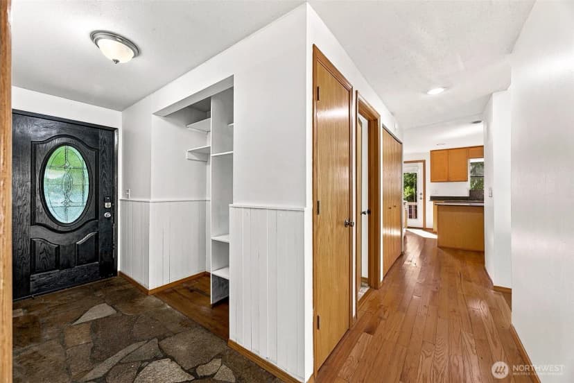 Property photo for 21204 Se 265th Street, Maple Valley photo 4