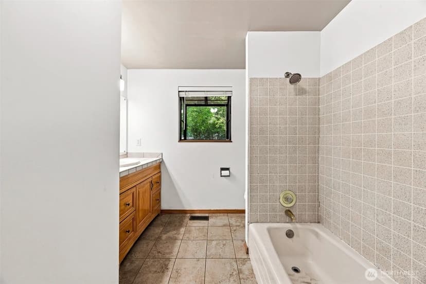 Property photo for 21204 Se 265th Street, Maple Valley photo 15