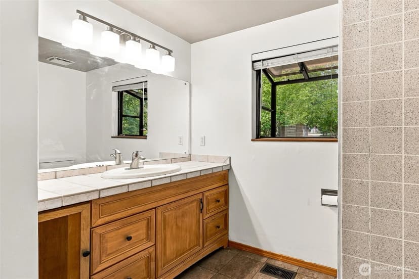 Property photo for 21204 Se 265th Street, Maple Valley photo 16