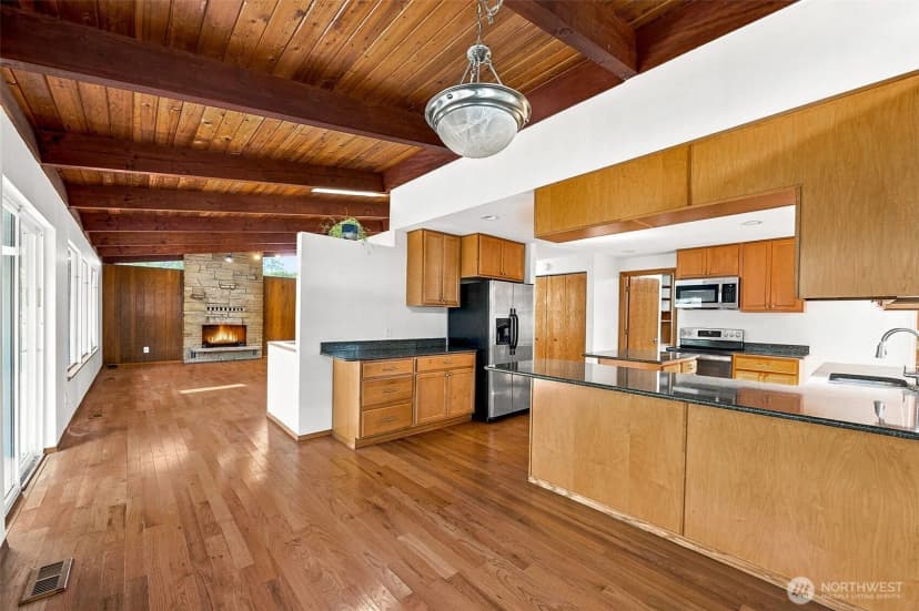 Property photo for 21204 Se 265th Street, Maple Valley photo 9