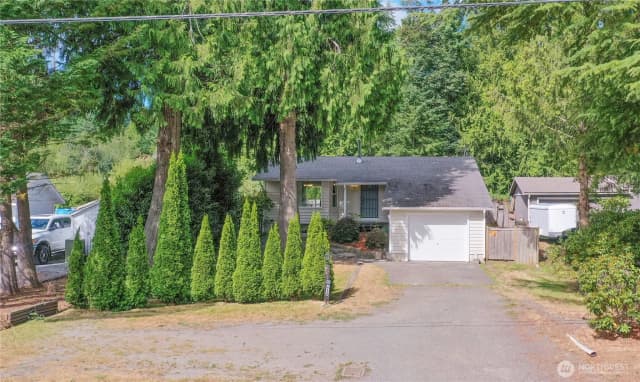 Property photo for 16420 W Lake Goodwin Road, Stanwood photo 2