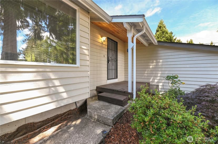 Property photo for 16420 W Lake Goodwin Road, Stanwood photo 3