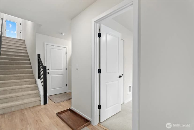 Property photo for 14704 Meridian Avenue N #b, Shoreline photo 6