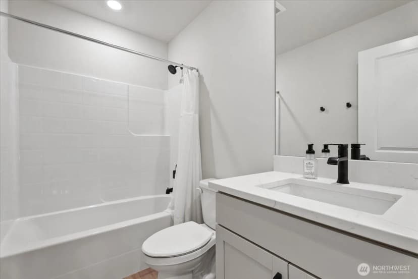 Property photo for 14704 Meridian Avenue N #b, Shoreline photo 24