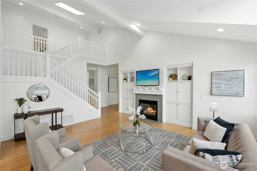 Property photo for 13130 Holmes Point Drive Ne, Kirkland photo 12