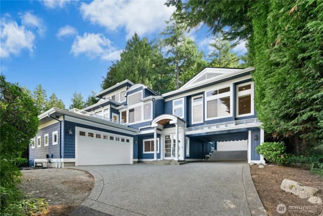 Property photo for 13130 Holmes Point Drive Ne, Kirkland photo 2