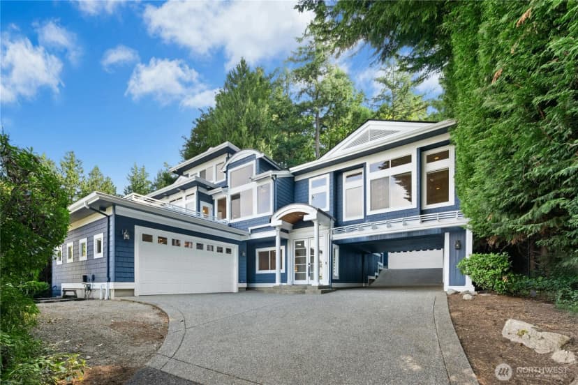 Property photo for 13130 Holmes Point Drive Ne, Kirkland photo 2