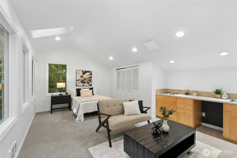 Property photo for 13130 Holmes Point Drive Ne, Kirkland photo 30