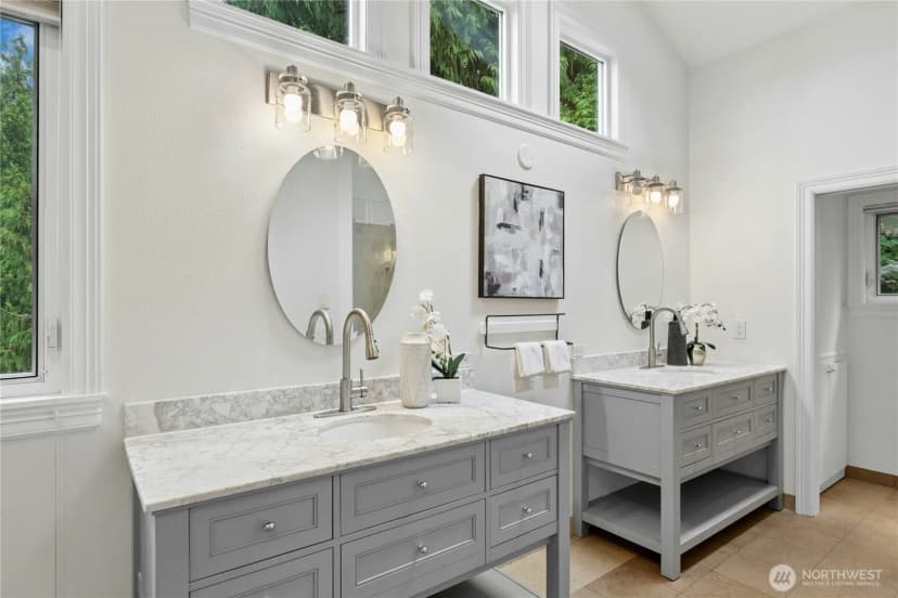 Property photo for 13130 Holmes Point Drive Ne, Kirkland photo 22