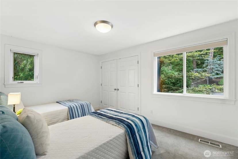 Property photo for 13130 Holmes Point Drive Ne, Kirkland photo 16