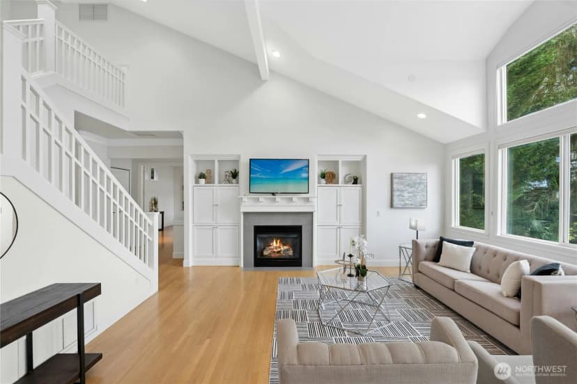 Property photo for 13130 Holmes Point Drive Ne, Kirkland photo 11