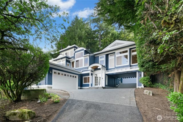 Property photo for 13130 Holmes Point Drive Ne, Kirkland photo 3