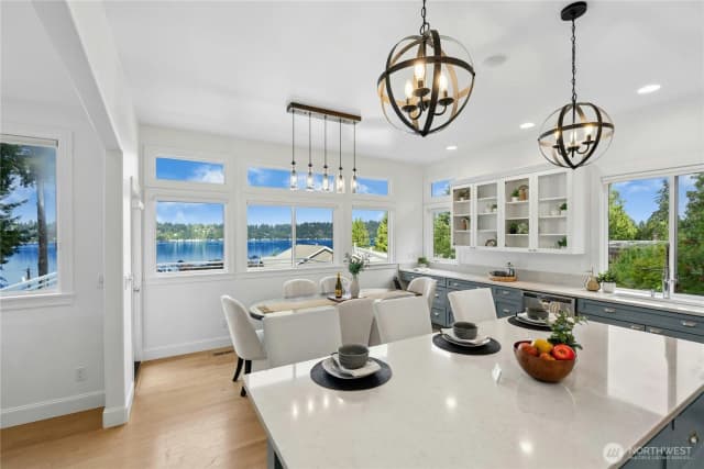 Property photo for 13130 Holmes Point Drive Ne, Kirkland photo 5
