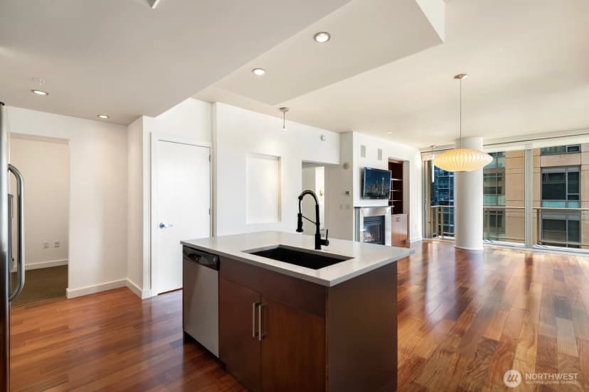Property photo for 910 Lenora Street #s909, Seattle photo 10