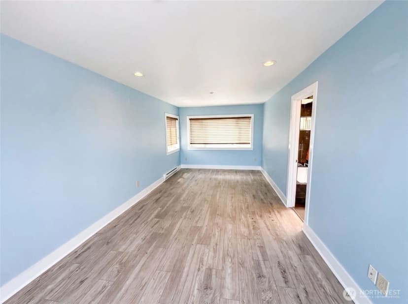 Property photo for 2325 Harbor Avenue Sw #b2, Seattle photo 4