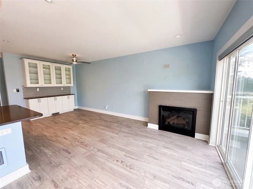 Property photo for 2325 Harbor Avenue Sw #b2, Seattle photo 7