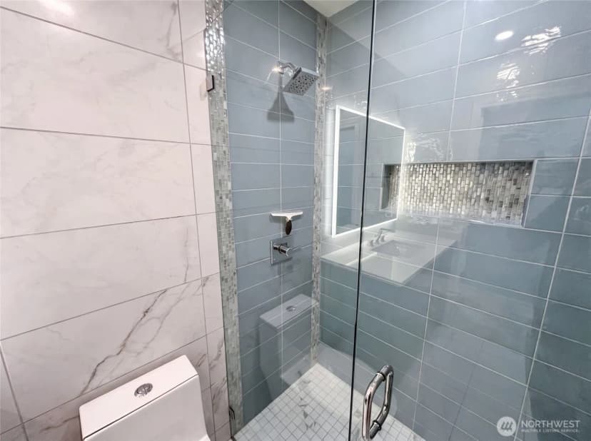 Property photo for 2325 Harbor Avenue Sw #b2, Seattle photo 16