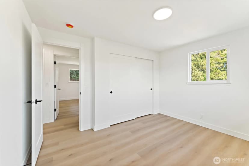 Property photo for 12215 Se 35 Street, Bellevue photo 28