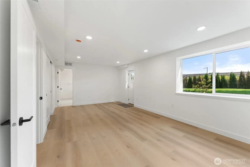Property photo for 12215 Se 35 Street, Bellevue photo 32