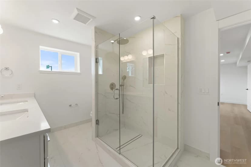 Property photo for 12215 Se 35 Street, Bellevue photo 35